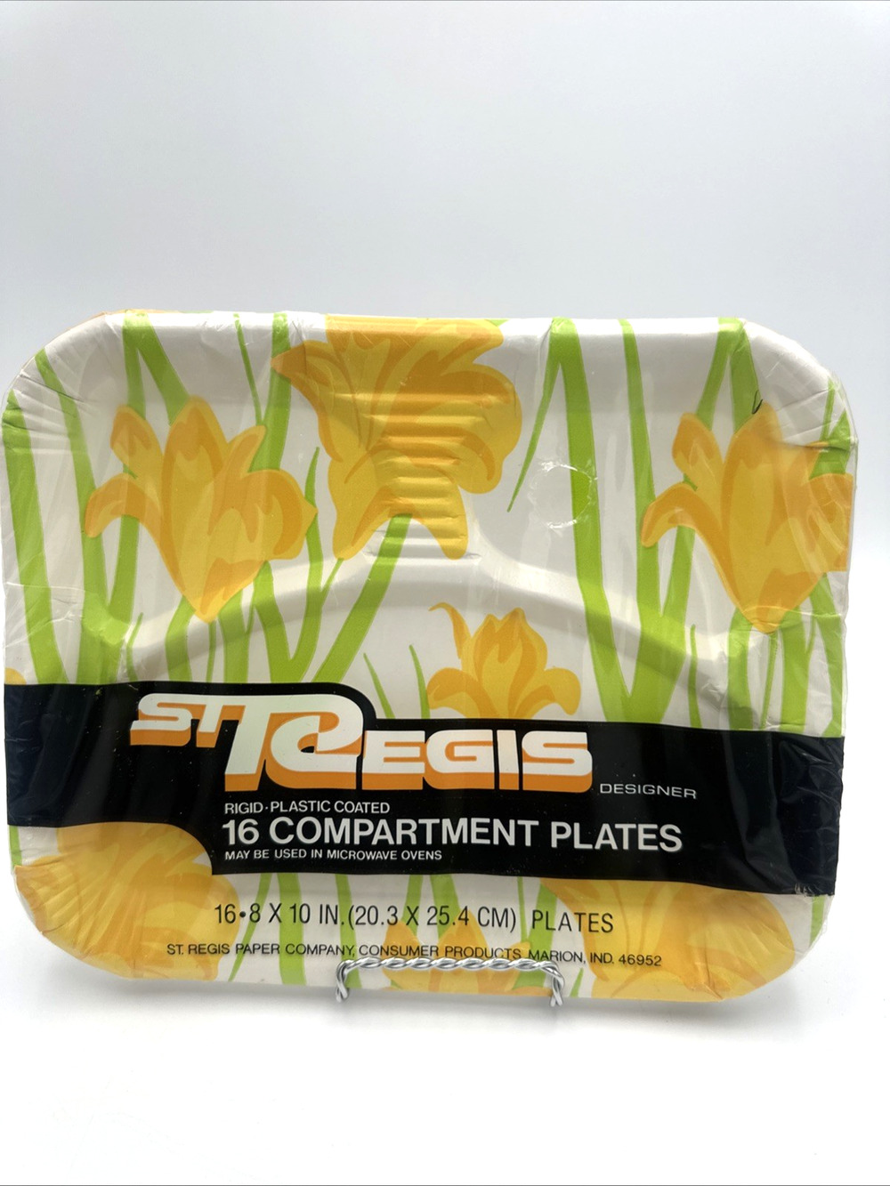 Vtg 60s St Regis MOD Divided TV Paper Plates Flower Power Daffodils